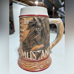 MUSTANG MUG 2001